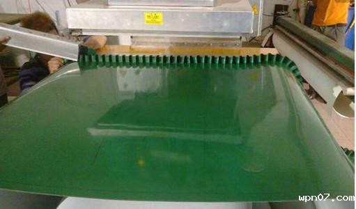 高周波热封机和热合机的价格哪个便宜？